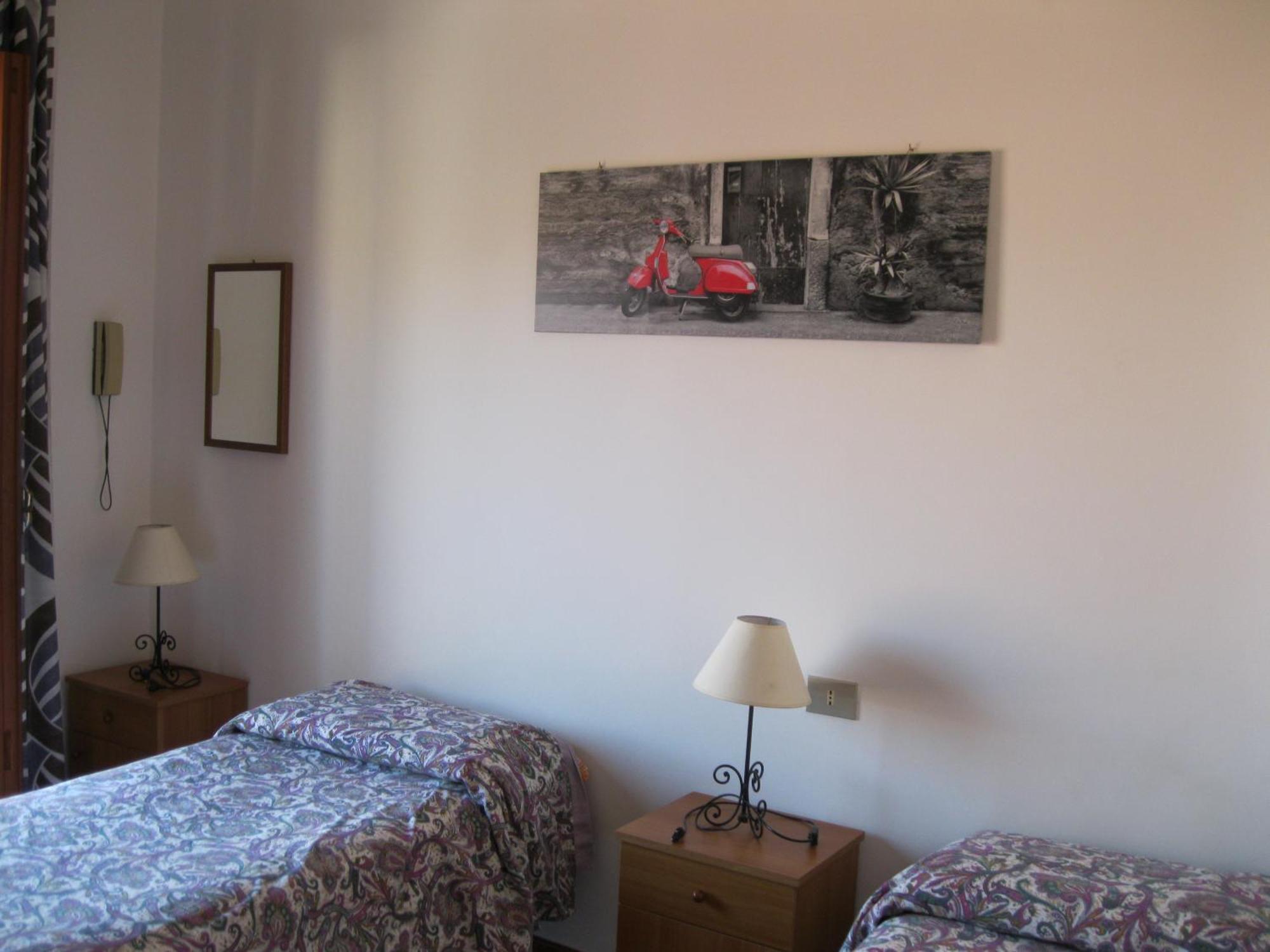 Hotel California Milazzo Quarto foto