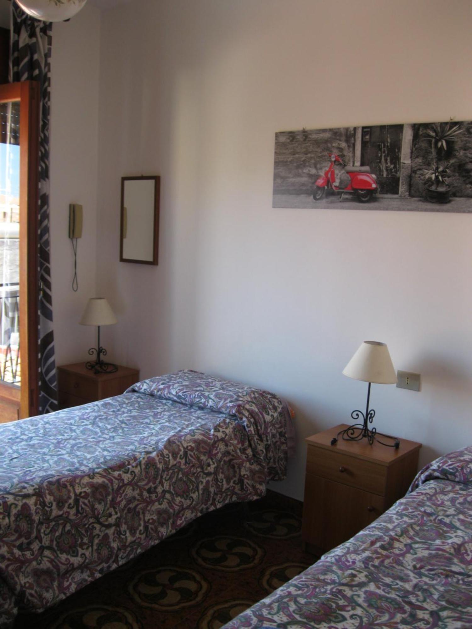 Hotel California Milazzo Quarto foto