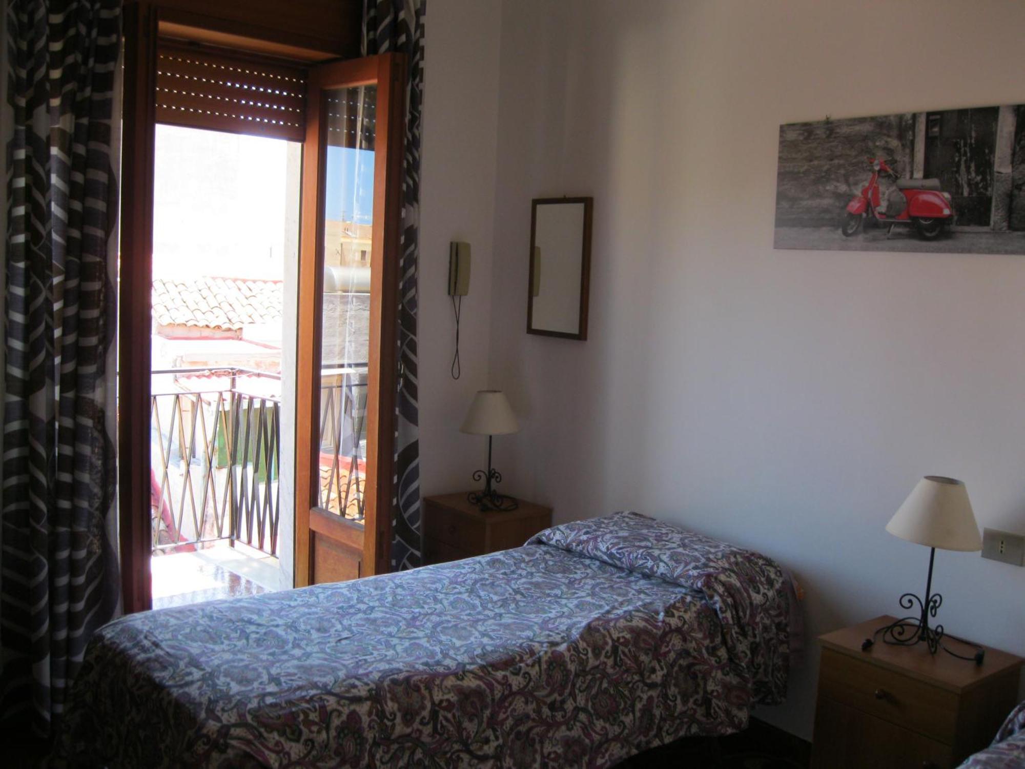 Hotel California Milazzo Quarto foto
